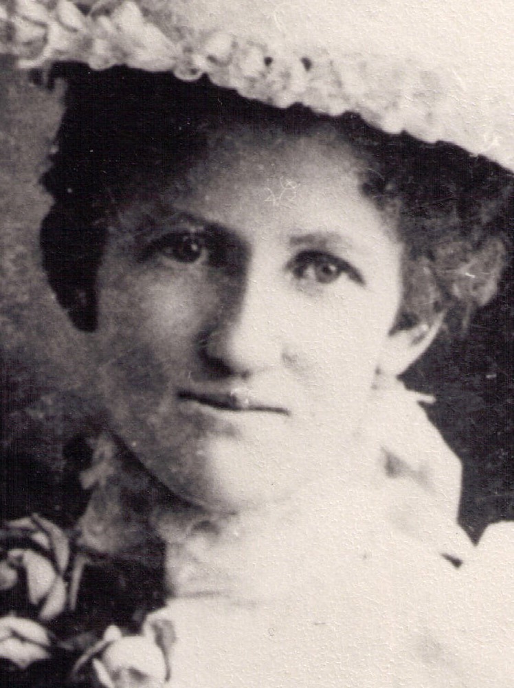 Laura Cynthia Moench (1875 - 1956) Profile